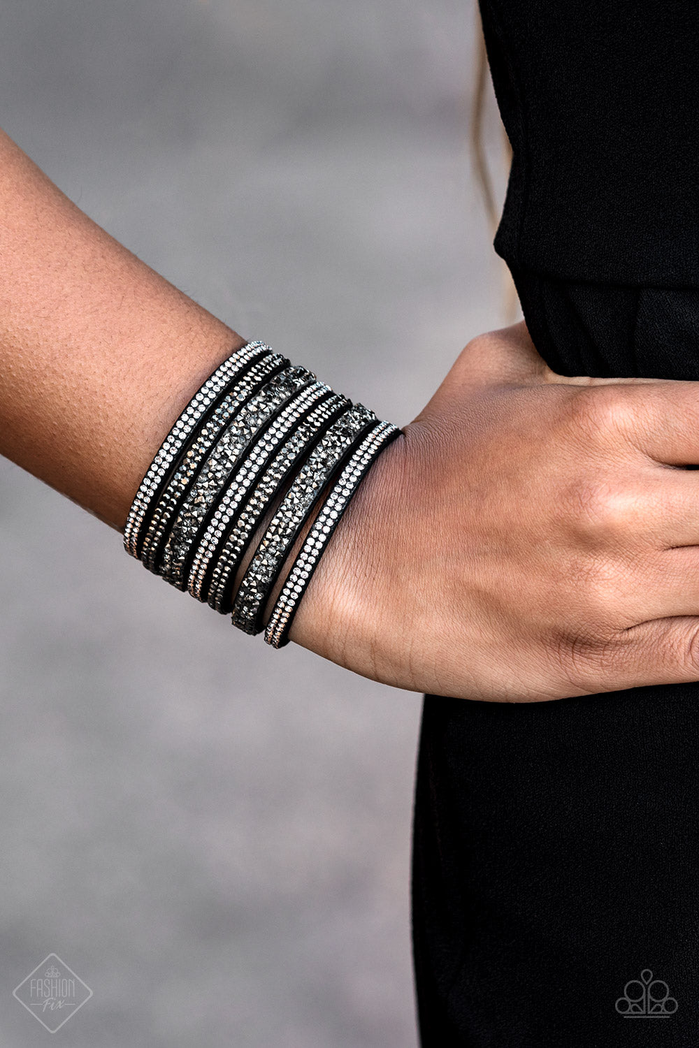 Rebellious Shine - Black